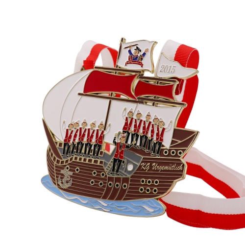 Guangdong oem personalized gold metal soft enamel winter carnival medallion